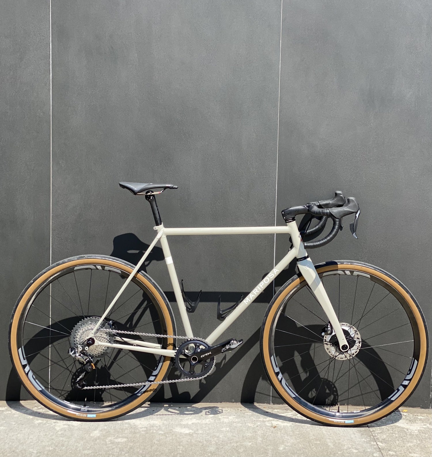 Mariposa Feature: All-Road Bike with Shimano GRX - XTR Di2 Mullet