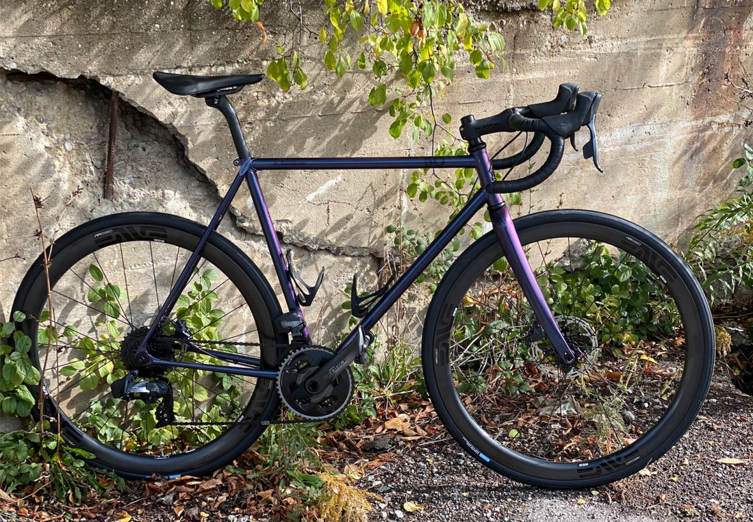 Mariposa Feature: All-Road Bicycle with SRAM Force AXS